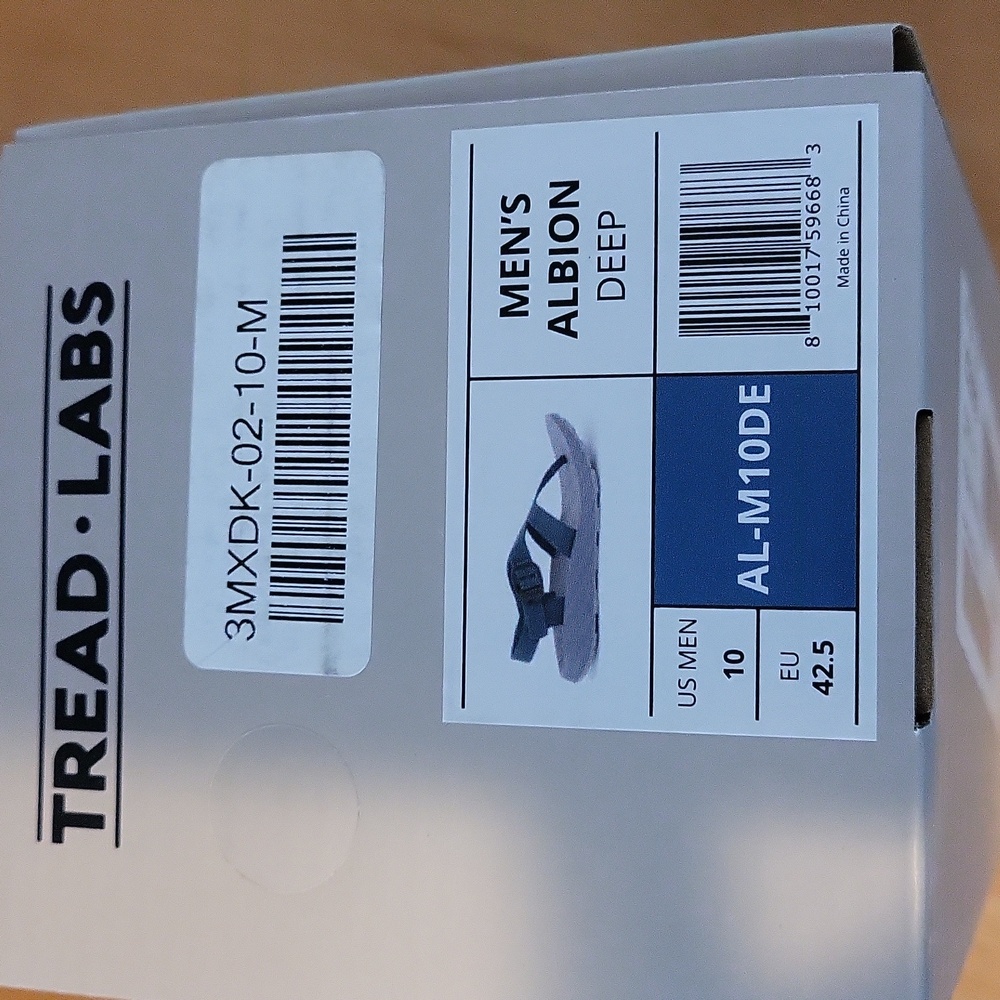 Mens Tread lab  sandals size 10